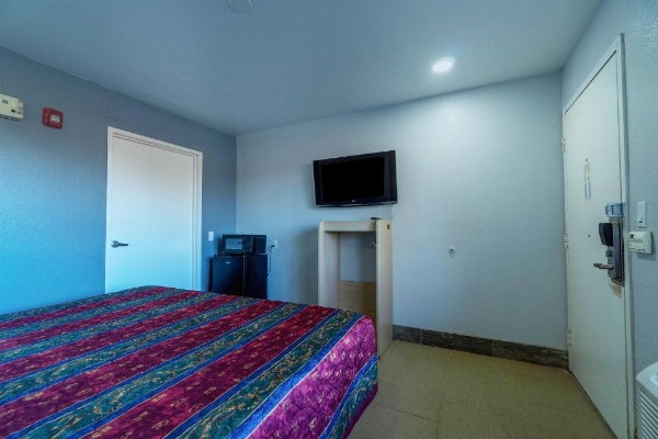 Xpress Inn & Extended Stay image 36